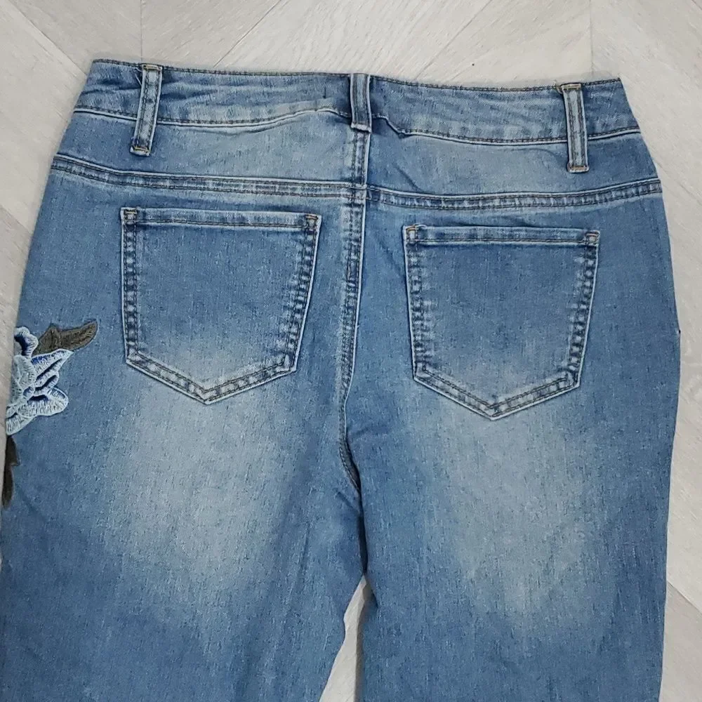VENUS Women’s Bootcut Embroidered Floral Jeans Size 6